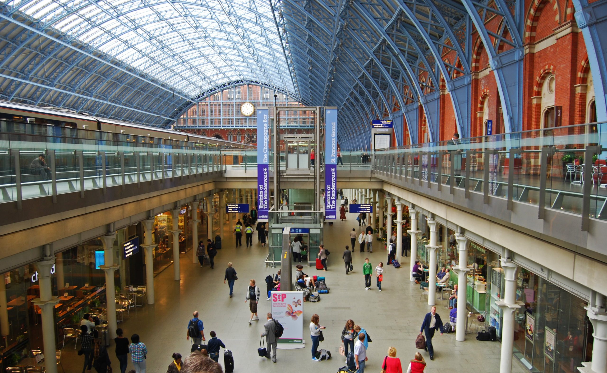 Temporary Office Space in London Created at Railways During Olympics